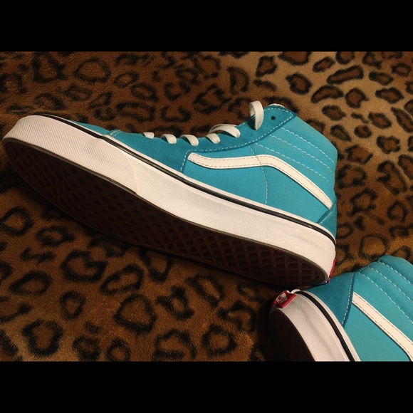 Vans - Picture 3 of 6